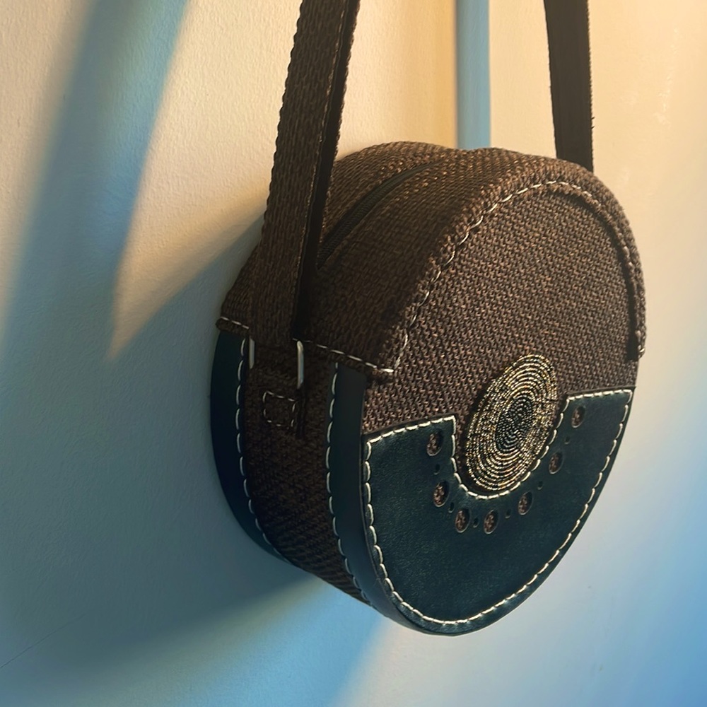 Brown roundup hand bags made in Kenya never used - Picture 2 of 7